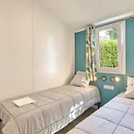 مكان تخييم La Brande 5*