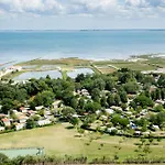 La Brande مكان تخييم 5*